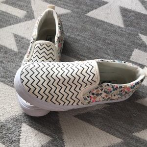 Floral zig zag Vans
